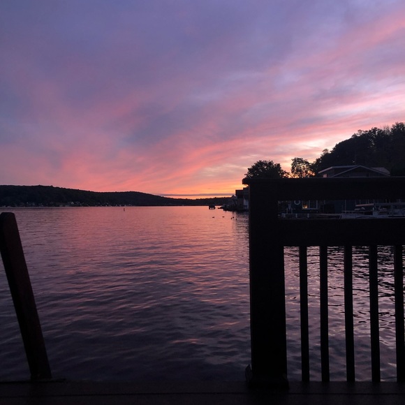 Meet your Posher, Julia - Picture 1 of 1